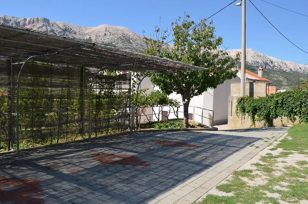 Apartments Elizabeta Draga Bascanska 0*,  Croatia